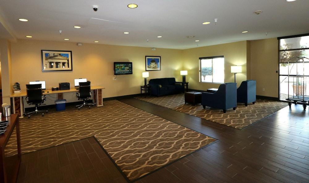 Comfort Suites Bloomington I-55 And I-74 Εξωτερικό φωτογραφία