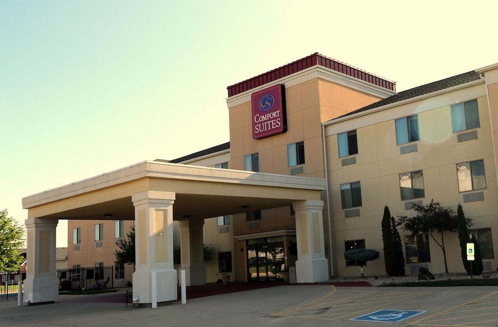 Comfort Suites Bloomington I-55 And I-74 Εξωτερικό φωτογραφία