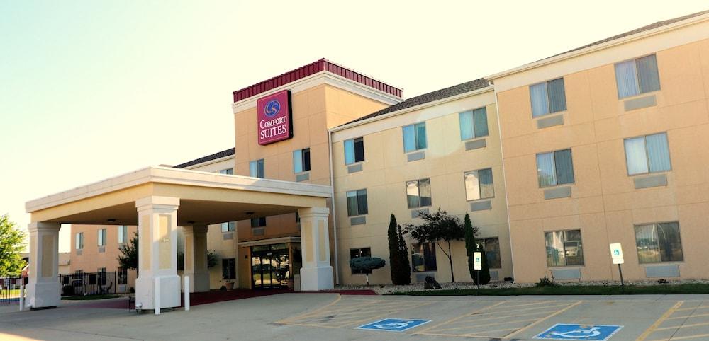 Comfort Suites Bloomington I-55 And I-74 Εξωτερικό φωτογραφία