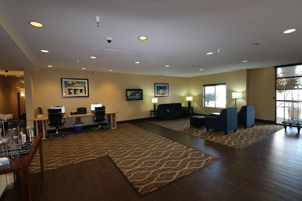 Comfort Suites Bloomington I-55 And I-74 Εξωτερικό φωτογραφία