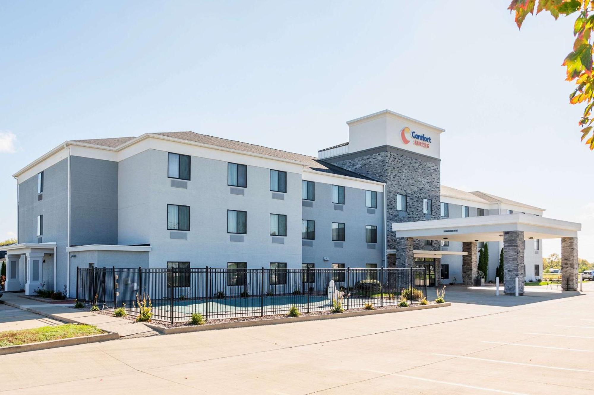 Comfort Suites Bloomington I-55 And I-74 Εξωτερικό φωτογραφία