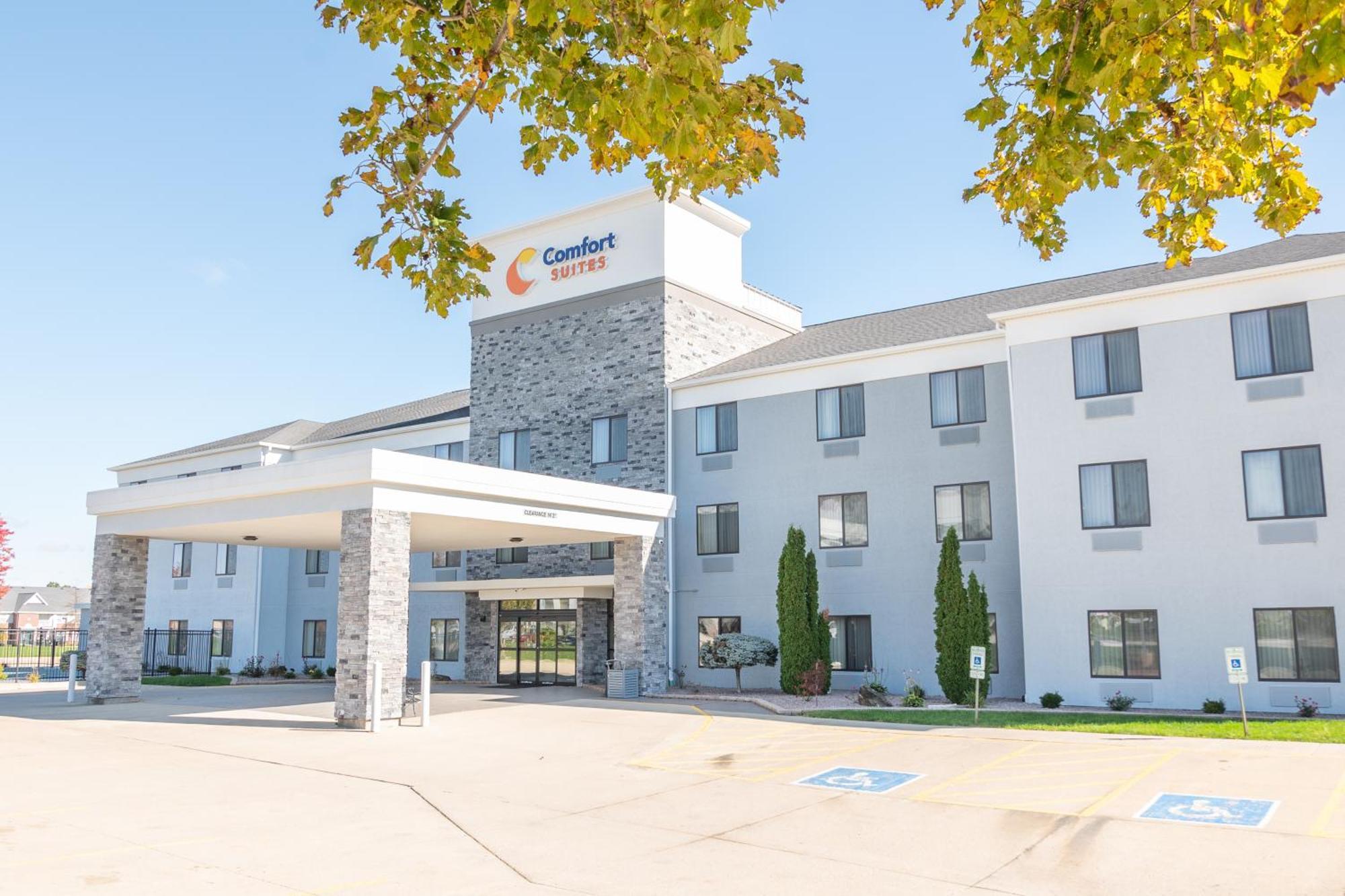 Comfort Suites Bloomington I-55 And I-74 Εξωτερικό φωτογραφία