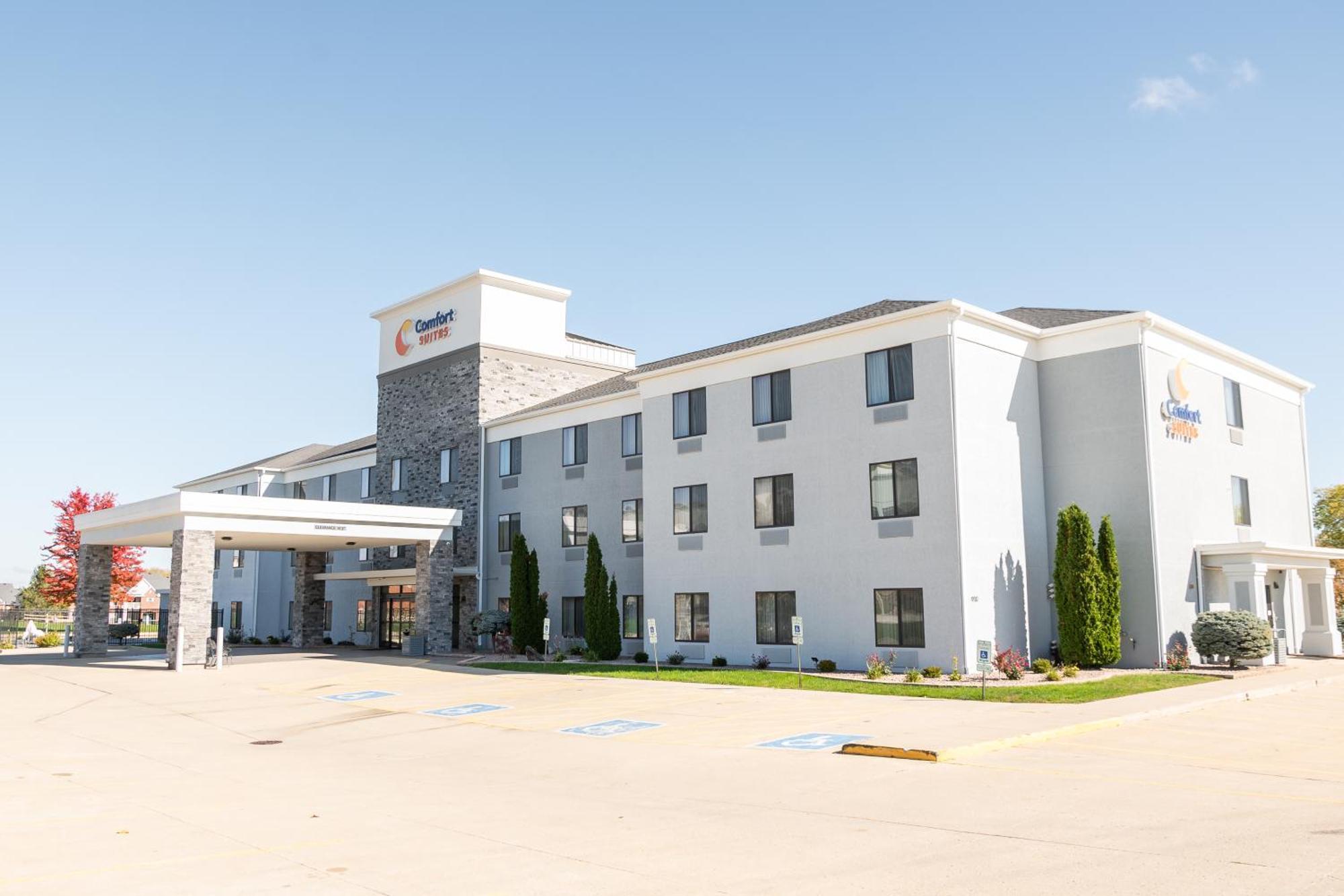 Comfort Suites Bloomington I-55 And I-74 Εξωτερικό φωτογραφία