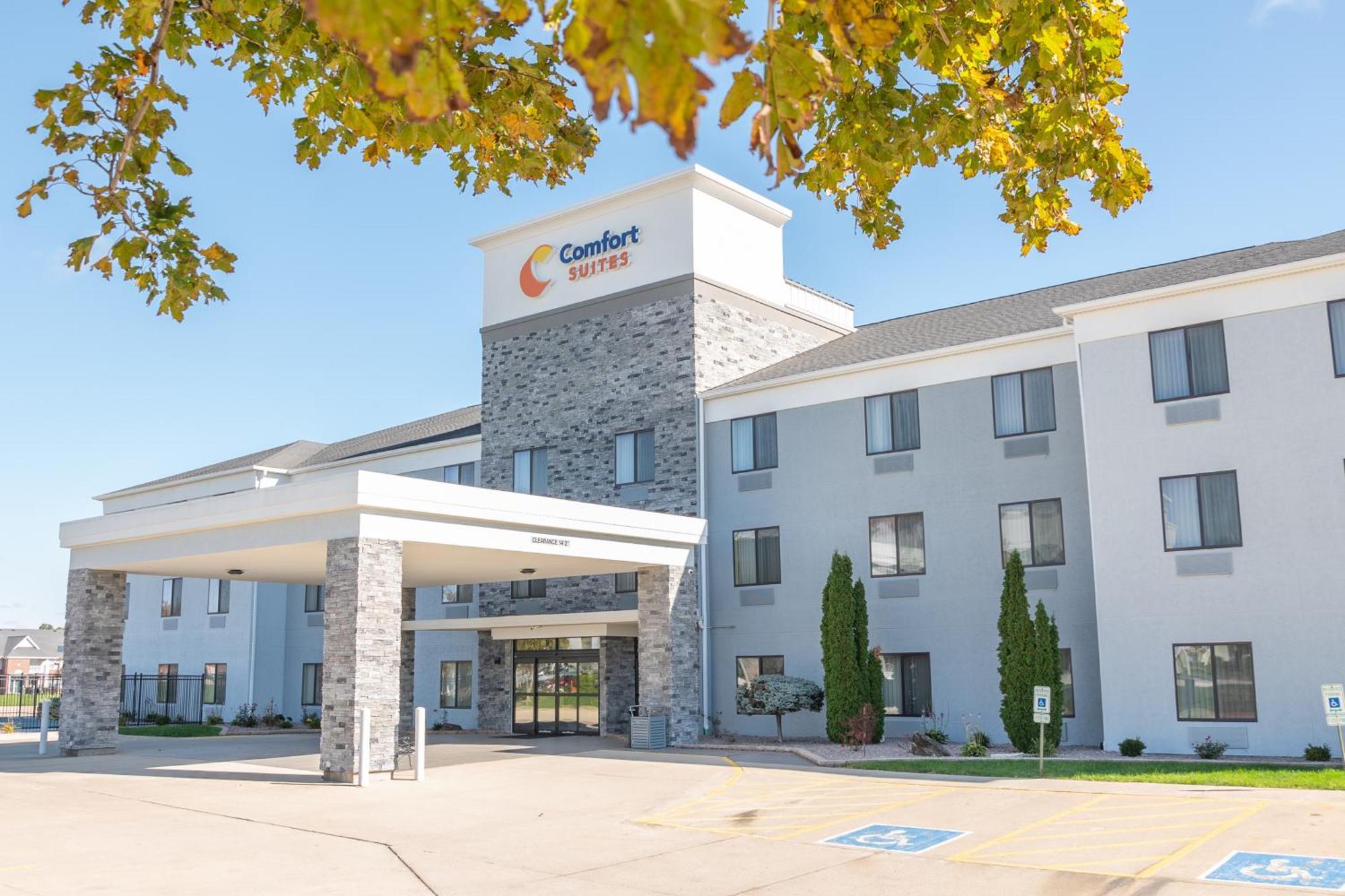 Comfort Suites Bloomington I-55 And I-74 Εξωτερικό φωτογραφία