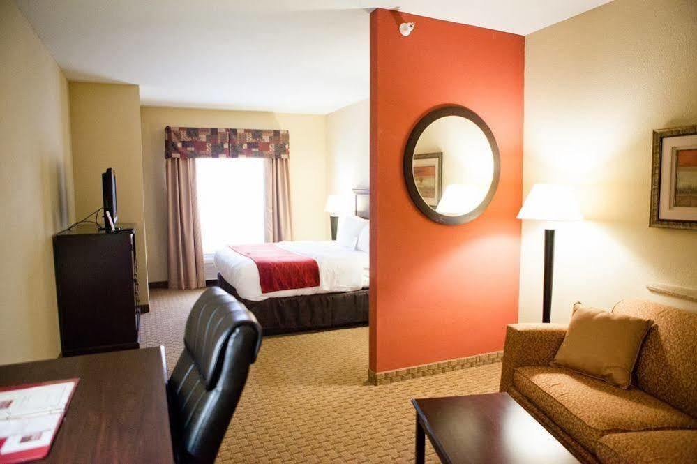 Comfort Suites Bloomington I-55 And I-74 Εξωτερικό φωτογραφία